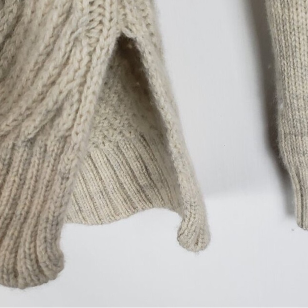 Vince Yak Wool Mock Turtleneck Sweater Oatmeal Chevron Fisherman W Sz M EUC - Picture 4 of 7